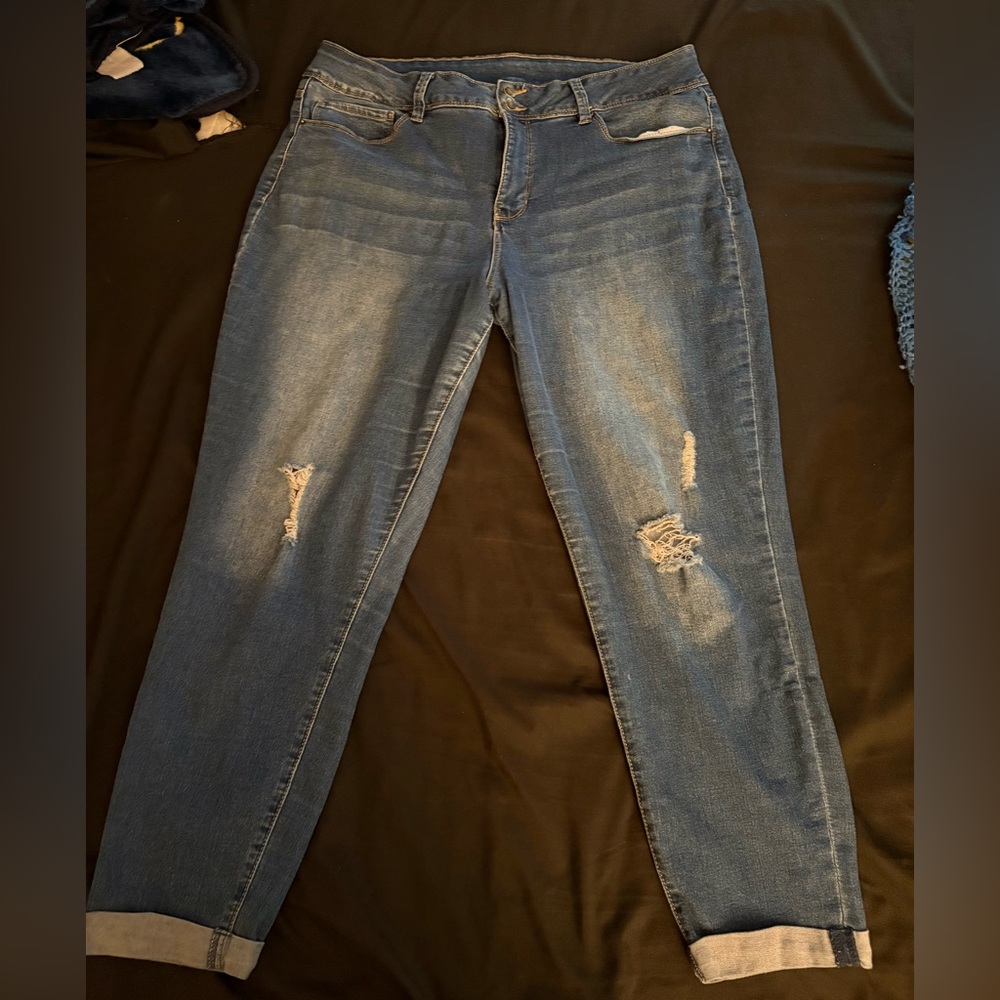 Women’s Royalty For Me Classic Blue Distressed cropped cuffed size 14 Jeans GUC